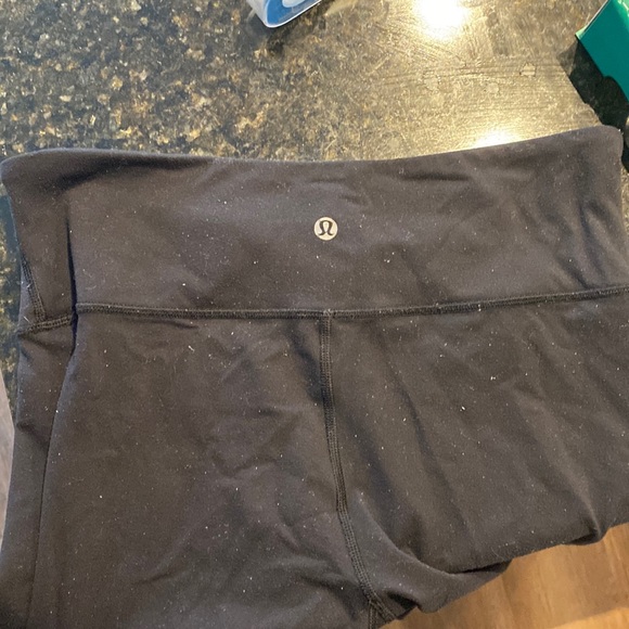 Gently used Lululemon wunder under size 8 full length black leggings - Picture 2 of 4